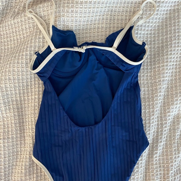 Aerie One-Piece Swimsuit - Women’s M - Picture 3 of 4